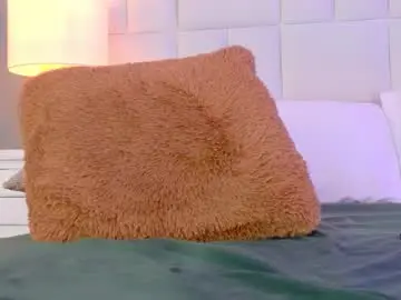 Aralewis  live sex cam