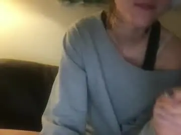 Fakenshitsis  live sex cam