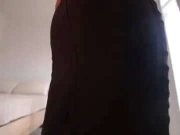 Gia_curly  live sex cam