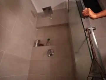 Gia_curly  live sex cam