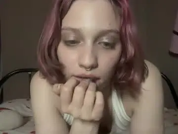 Hollyyypoly  live sex cam