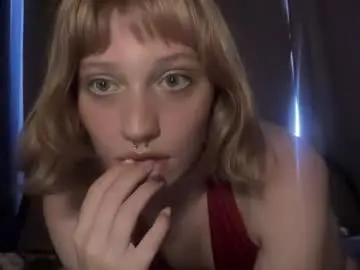 Hollyyypoly  live sex cam