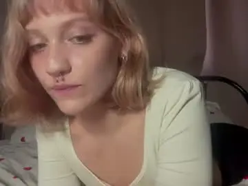 Hollyyypoly  live sex cam