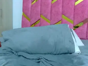 Hornyhousekeeper_  live sex cam