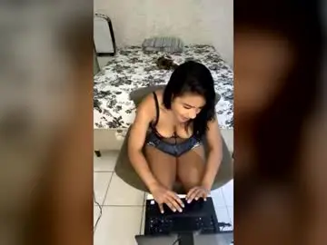 Lannacarters2  live sex cam