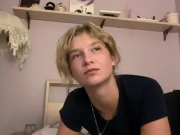 Leantraugh  live sex cam