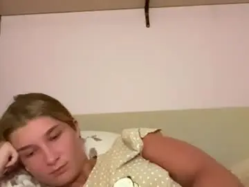 Leantraugh  live sex cam