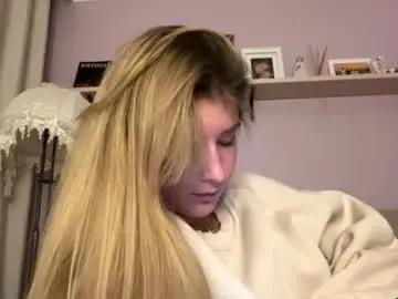 Leantraugh  live sex cam