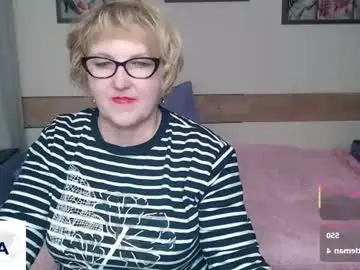 Mature_blonde7  live sex cam