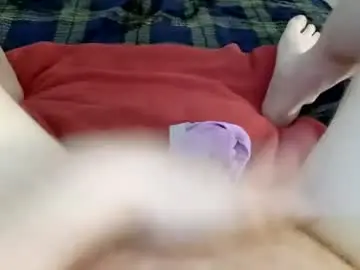 Mykittyneedsuu  live sex cam