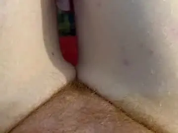 Mykittyneedsuu  live sex cam