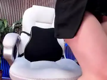 Naugthyelli  live sex cam