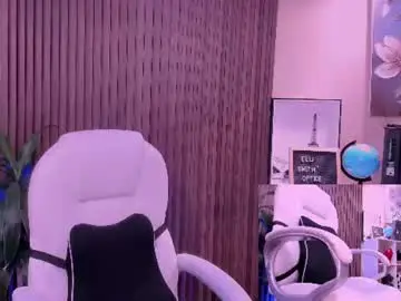 Naugthyelli  live sex cam