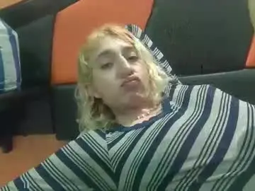 Sofydoll420  live sex cam