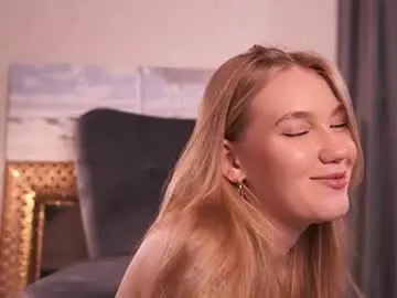 Sweetmoondoll  live sex cam