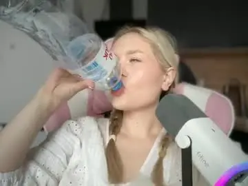 Sweetypitty  live sex cam