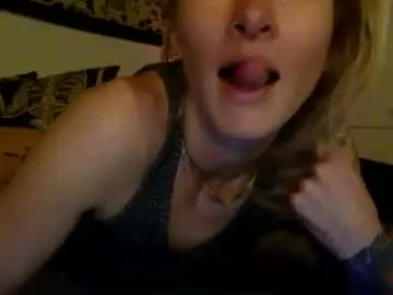 Tinyandtatted420  live sex cam