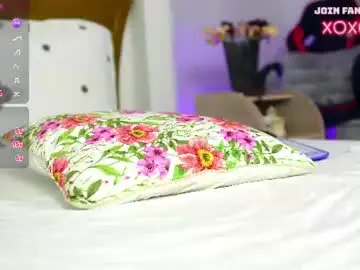 Velmaevans  live sex cam