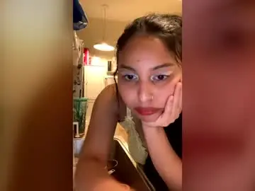 Yazzydeleon  live sex cam