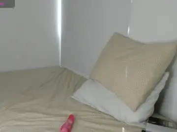 Esmerald_hot  live sex cam