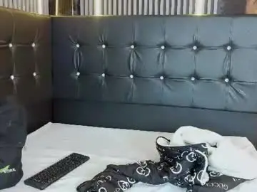 Noahsweet0  live sex cam