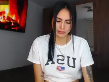 Petite_linda  live sex cam
