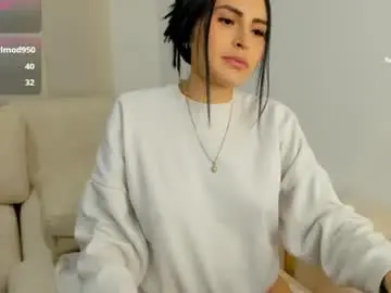 Petite_linda  live sex cam