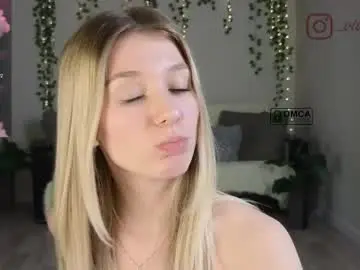 Shawty_vi  live sex cam