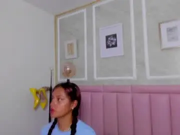 Hoollyhendrix  live sex cam