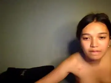 Juicyy_ann  live sex cam