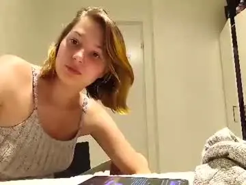 Lunafox99  live sex cam