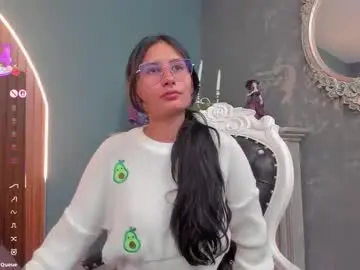 Nayecloud  live sex cam