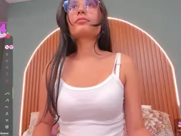 Nayecloud  live sex cam