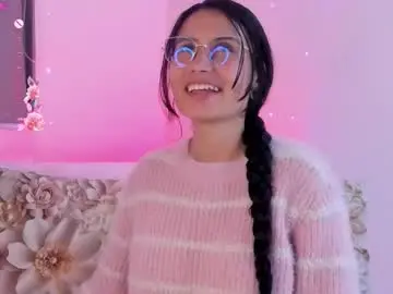 Nayecloud  live sex cam