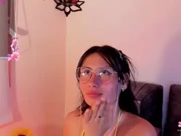 Nayecloud  live sex cam