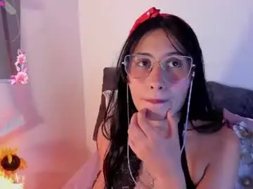 Nayecloud  live sex cam