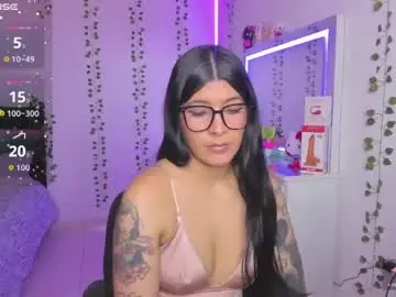 Nikibryce_  live sex cam