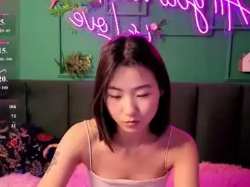 Runi_asian  live sex cam