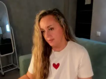 Sky_kuper  live sex cam