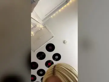 Blondbabi  live sex cam