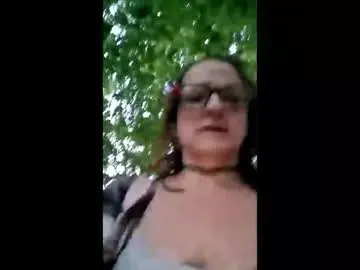 Cameliacamille  live sex cam