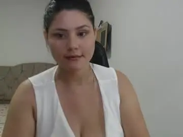 Dollsarayy  live sex cam