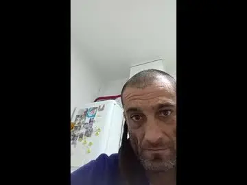 Iskan37  live sex cam