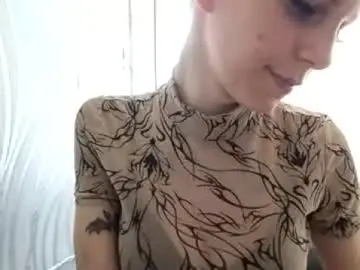Kisatiarr  live sex cam