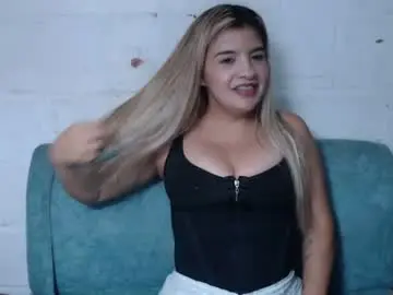 Kittyzevee_  live sex cam
