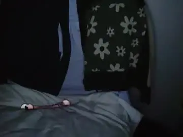 Milfytitts  live sex cam