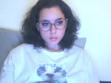 Prettyjulliette  live sex cam