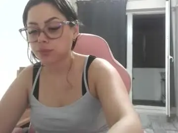 Prettyjulliette  live sex cam