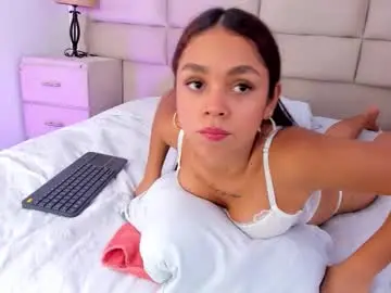 Carolinefyre  live sex cam