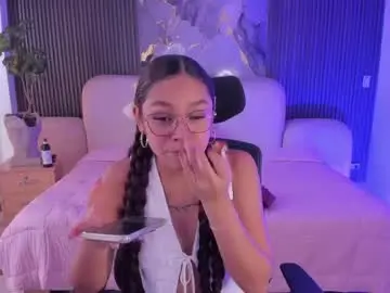 Carolinefyre  live sex cam